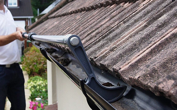 Roof Gutter Maintenance Service in Irvine, CA